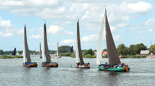 Met een team zeilen in zeilboten